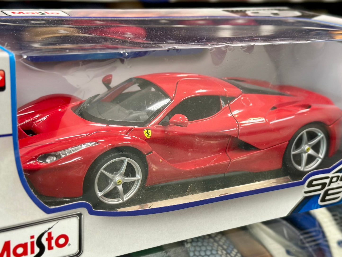Maisto Ferrari LaFerrari Red/Red w/ Silver Wheels 1/18 Scale Diecast Model Car | New - Product Image