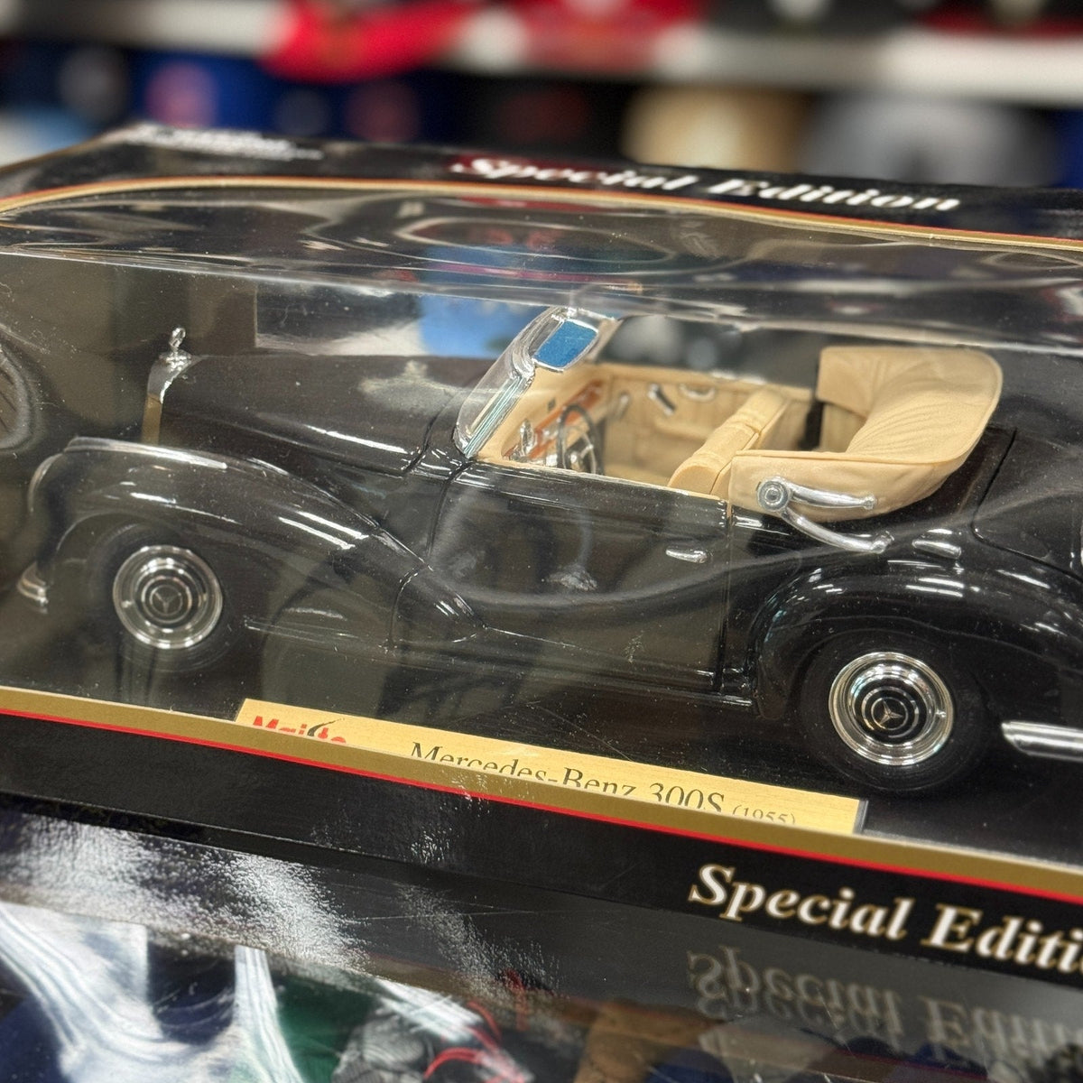Maisto Mercedes Benz 300S Black 1/18 Scale Diecast Model Car | New - Product Image