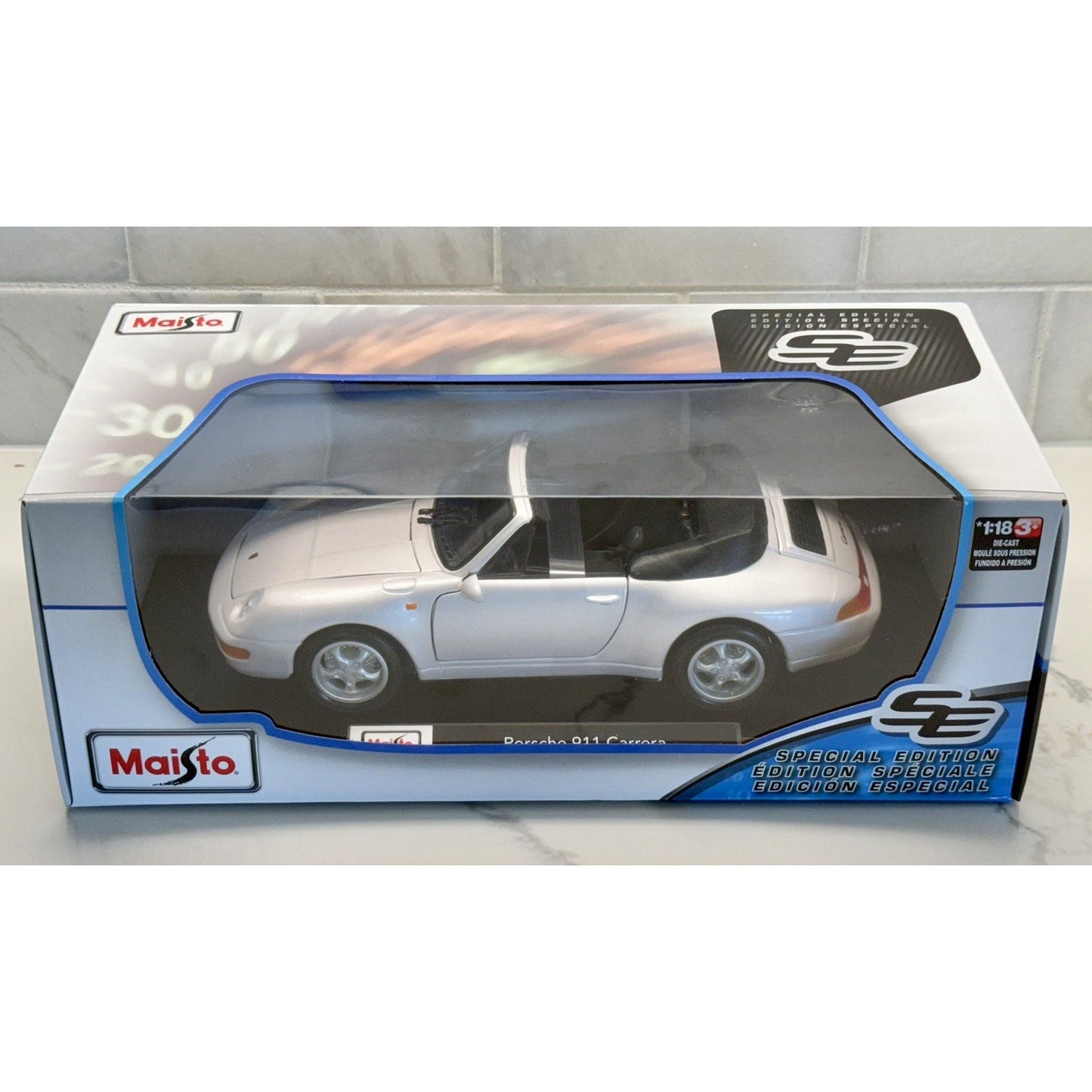 Maisto Porsche 911 Carrera Cabriolet Pearl White 1/18 Scale Diecast Model Car | New - Product Image