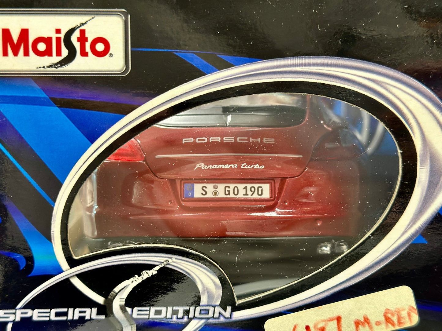 Maisto Porsche Panamera Turbo Maroon 1/18 Scale Diecast Model Car - Product Image