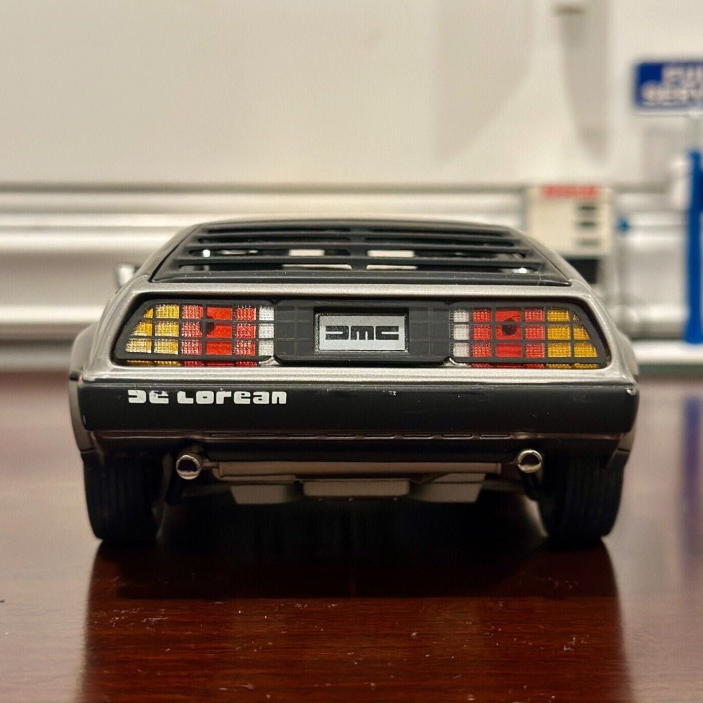 Sun Star 1981 Delorean DMC 12 LK Coupe Stainless Steel 1/18 Scale Resin Model Car - Product Image