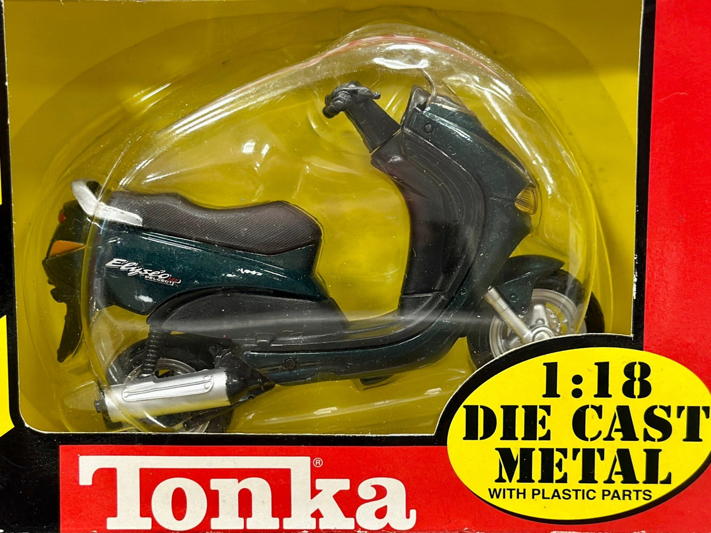 Tonka Vespa Motorcycle 1/18 Scale Model Motorcycle - Product Image
