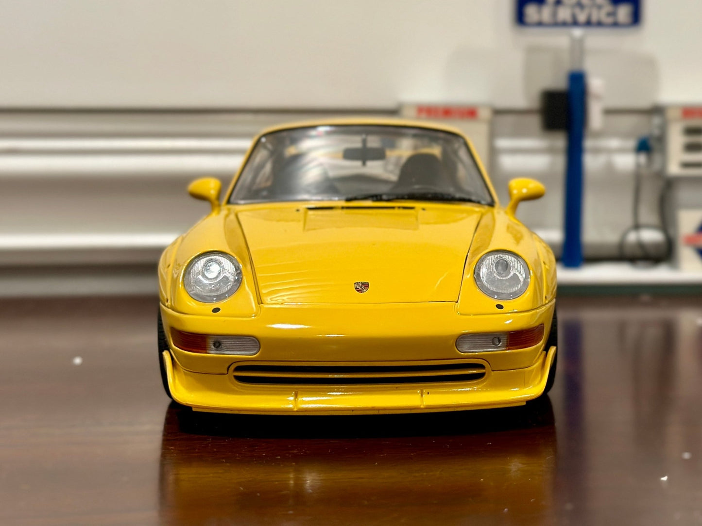UT Models Porsche 911 GT2 993 Yellow 1/18 Scale Diecast Model Car - Product Image