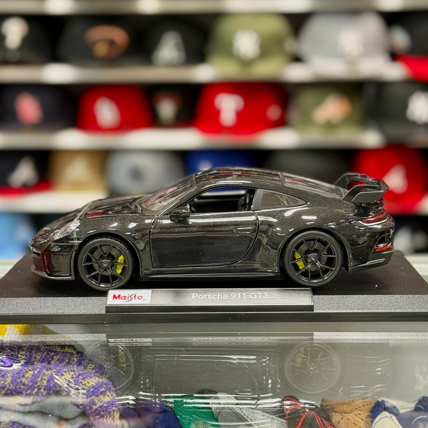 1/18 Porsche 992 GT3 Maisto Diecast Car | Black