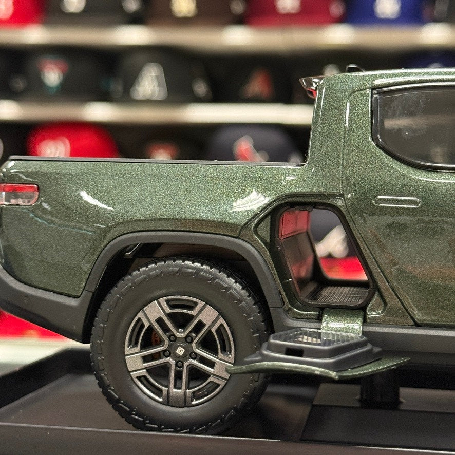 1:18 Rivian R1T Electric Pickup Truck Green Diecast Model Truck | New