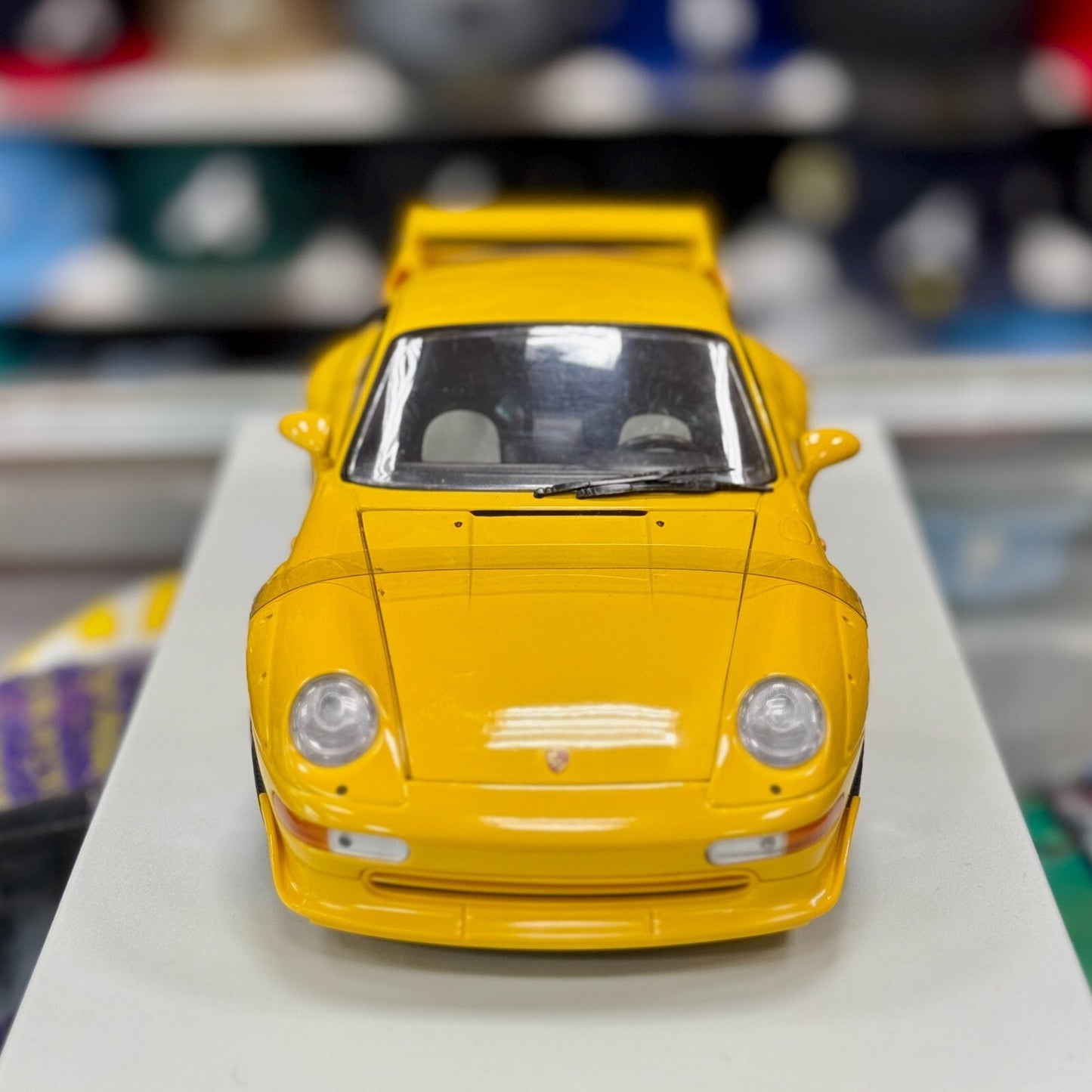 Vintage UT Models 1/18 Porsche 911 (993) GT2 Yellow | Stand Only