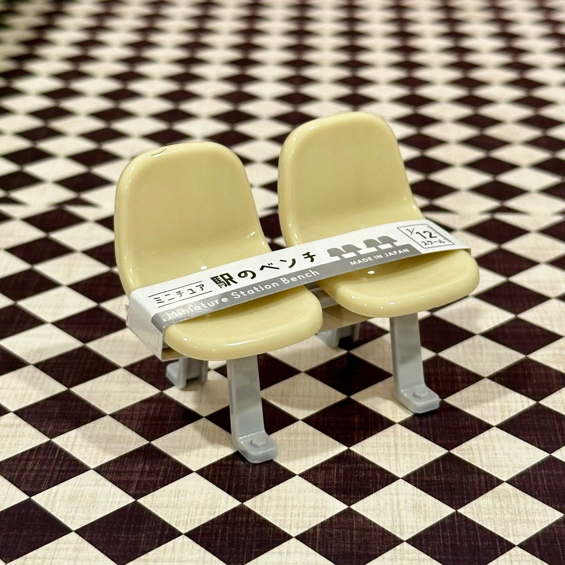 1/12 Scale Bus Station Bench (1/18 1/10) Prop Diorama Figurine | Made in Japan | NEW - Product Image