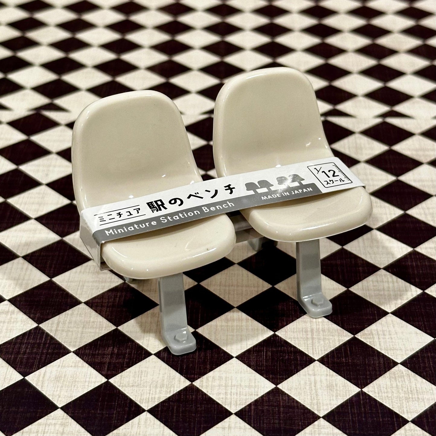 1/12 Scale Bus Station Bench (1/18 1/10) Prop Diorama Figurine | Made in Japan | NEW - Product Image