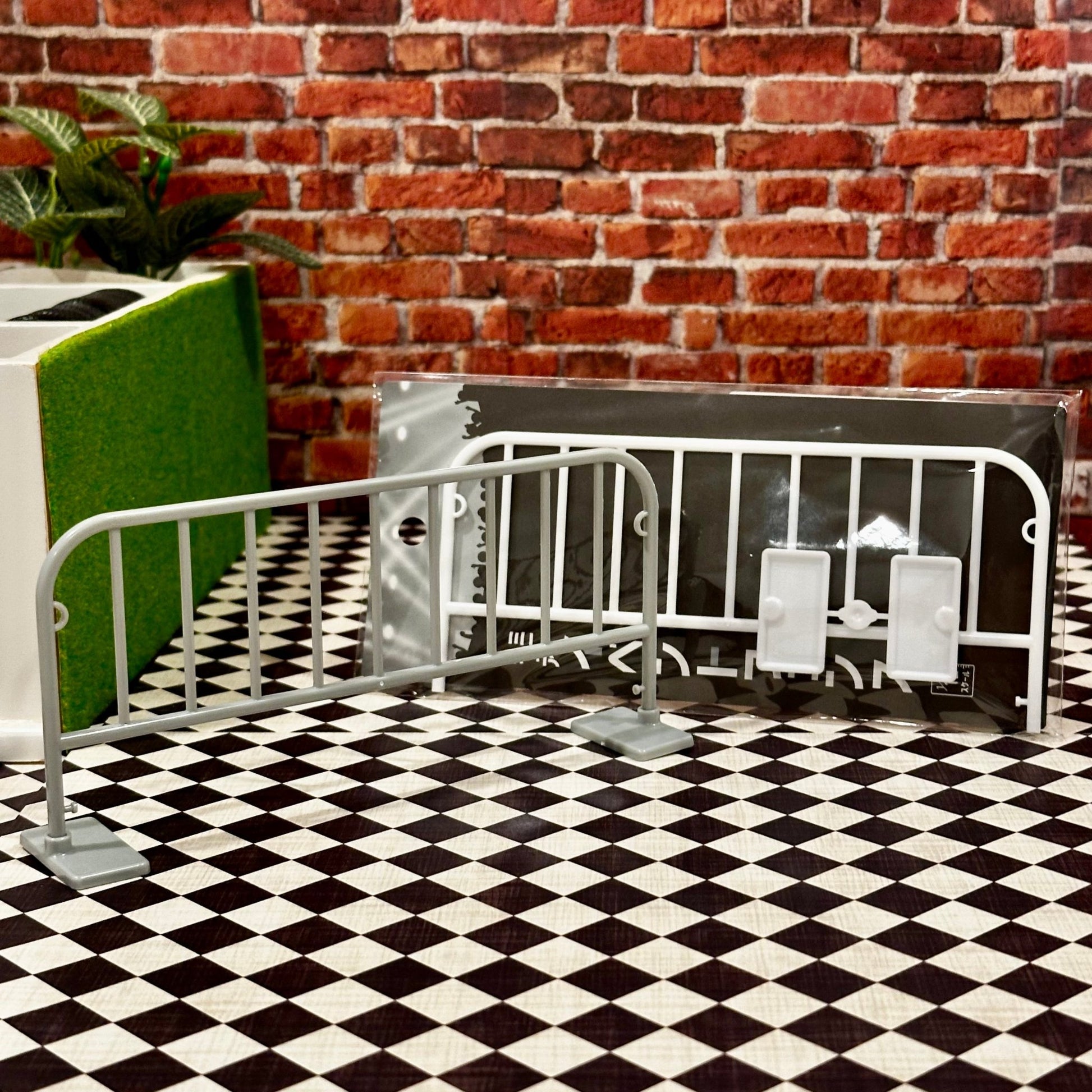 1/12 Scale Fence Rail (1/18 1/10) Prop Diorama Figurine | Made in Japan | NEW - Product Image