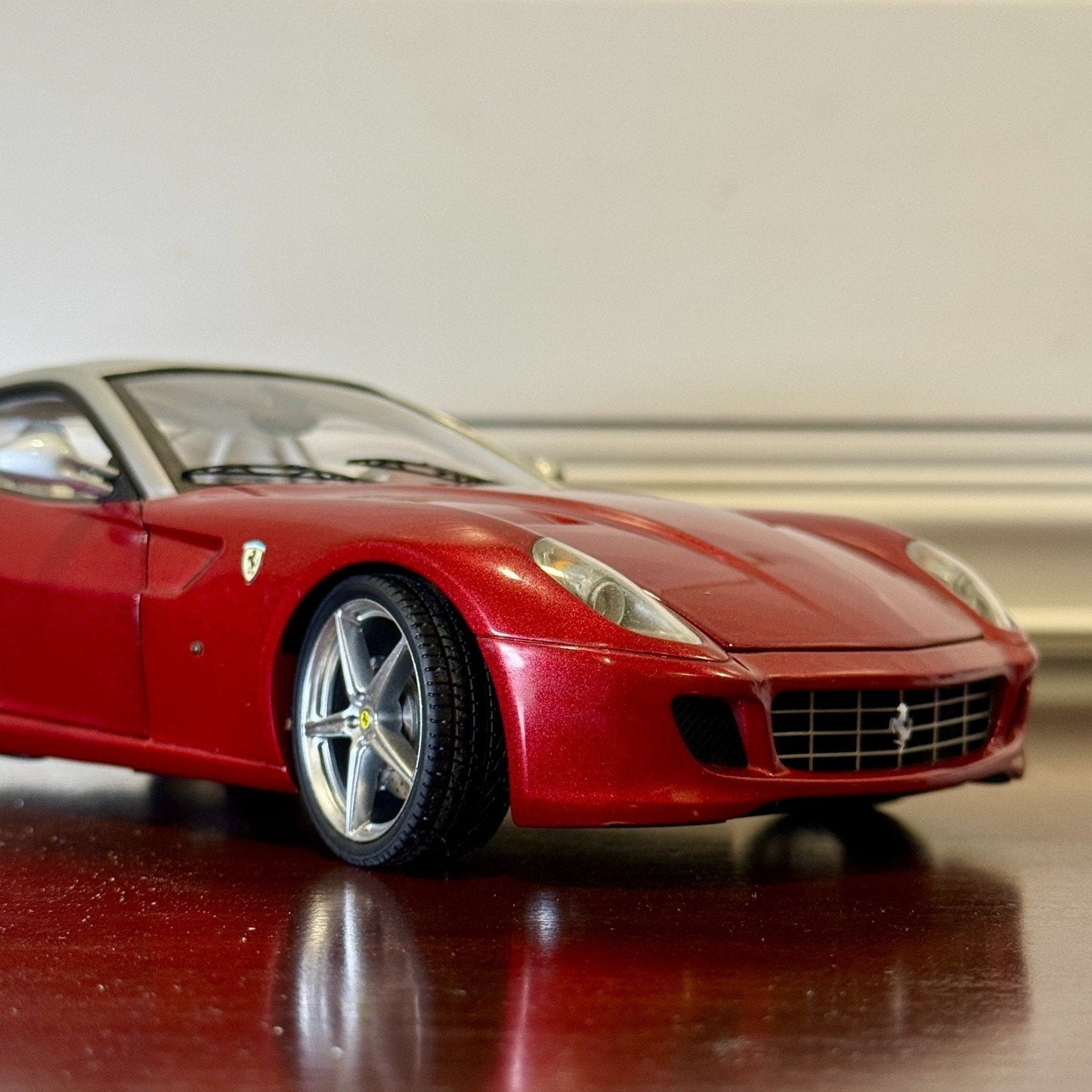 1/18 Ferrari 599 GTB Ruby/Silver Hot Wheels Elite Diecast Car | Rolling Wheels - Product Image
