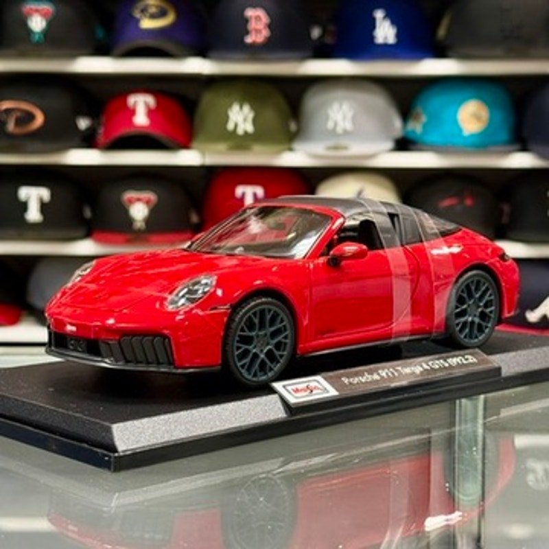 1/18 Porsche 911 Targa GTS Red Maisto Diecast Model Car | New - Product Image
