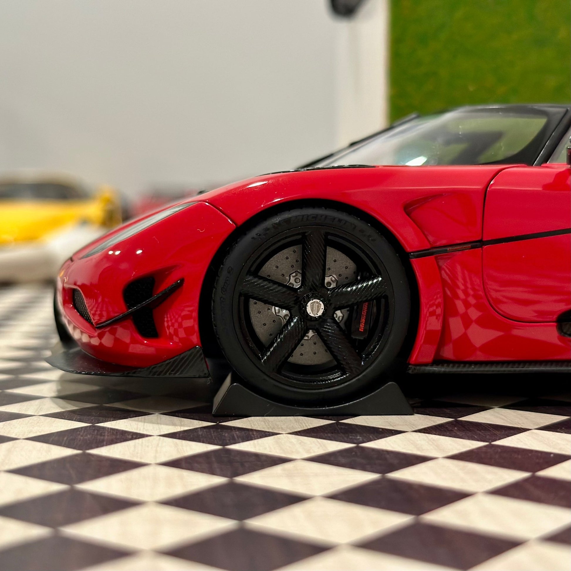 1/18 Scale Diecast Tire Wheel Chocks Car Tire Stopper Block Stop Roll 4 Piece - Product Image