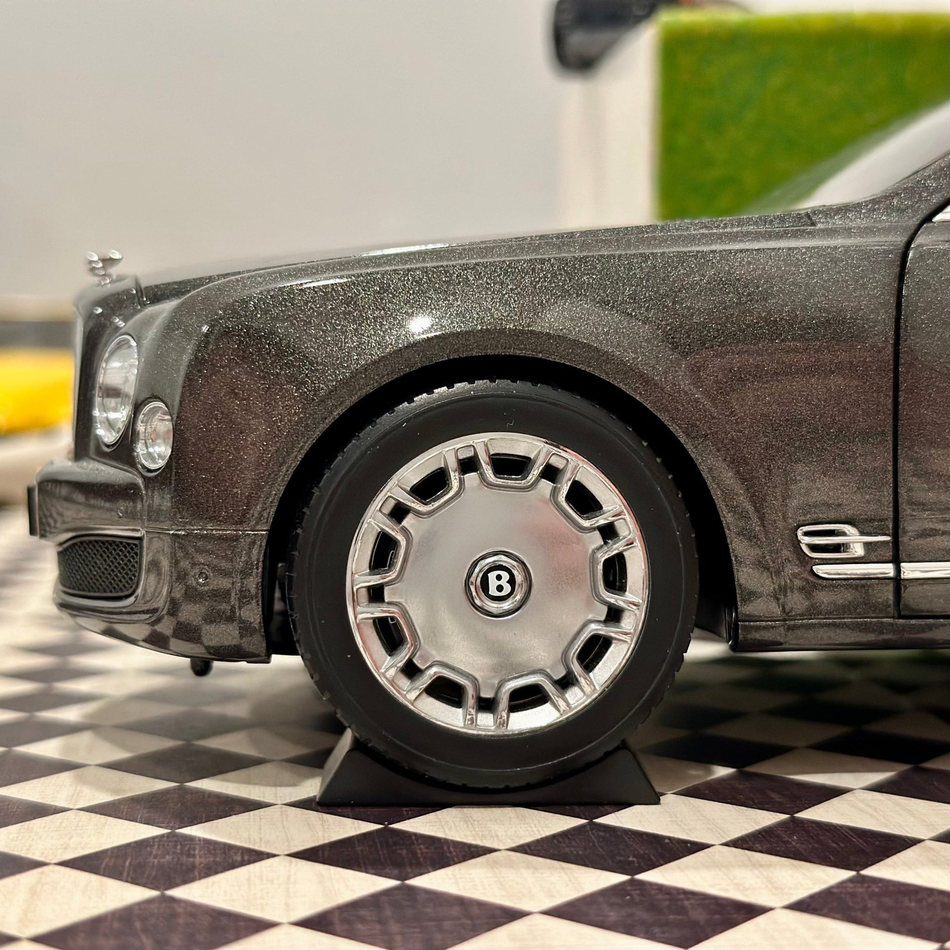 1/18 Scale Diecast Tire Wheel Chocks Car Tire Stopper Block Stop Roll 4 Piece - Product Image