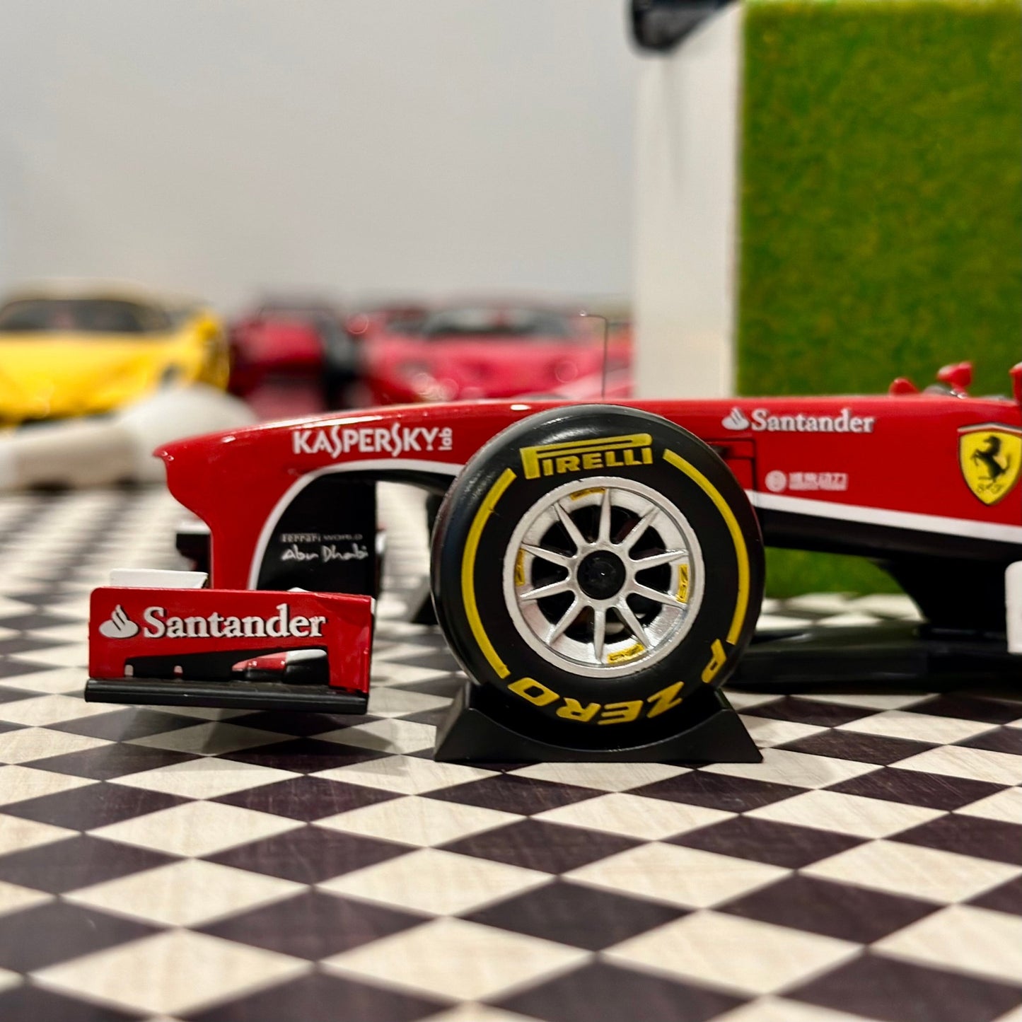 1/18 Scale Diecast Tire Wheel Chocks Car Tire Stopper Block Stop Roll 4 Piece - Product Image