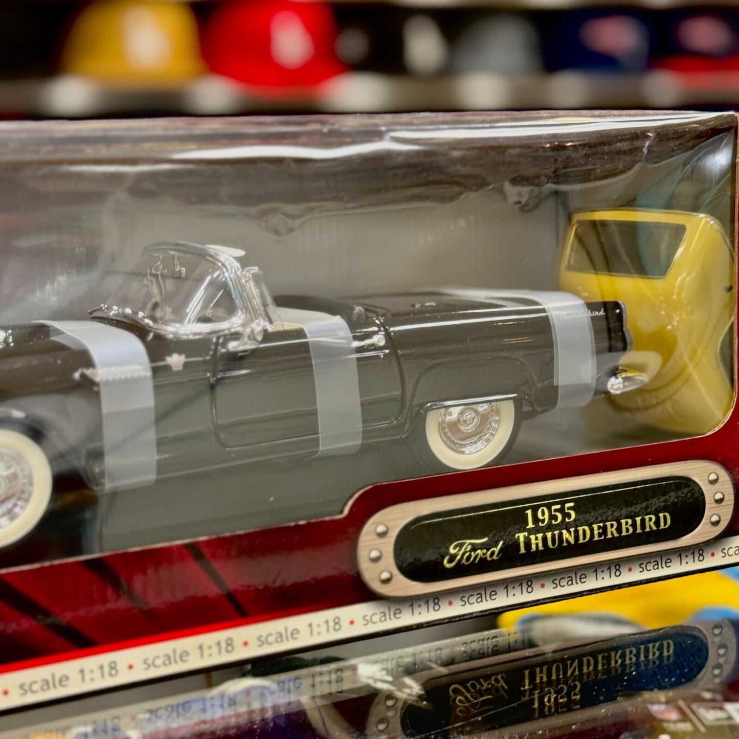 1/18 1955 Ford Thunderbird With Top Black Road Signature Diecast Car | New