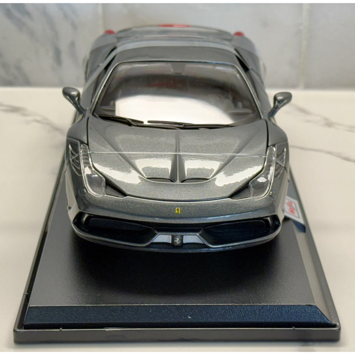 Ferrari 458 Speciale Titanium | Maisto 1/18 | New