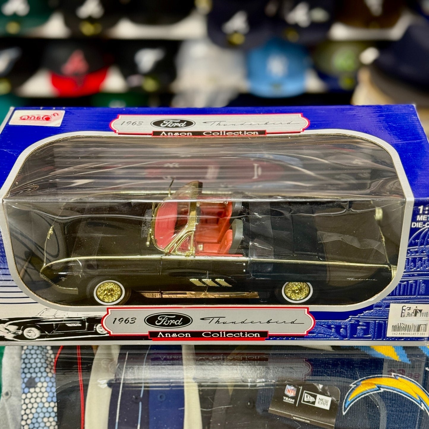 1/18 1963 Ford Thunderbird Convertible Black/Red Anson Classics | New
