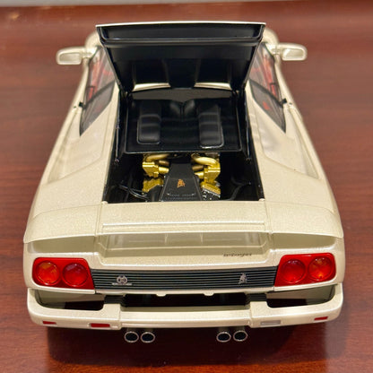 1/18 Lamborghini Diablo Jota SE30 AUTOart | Balloon White - Red Interior