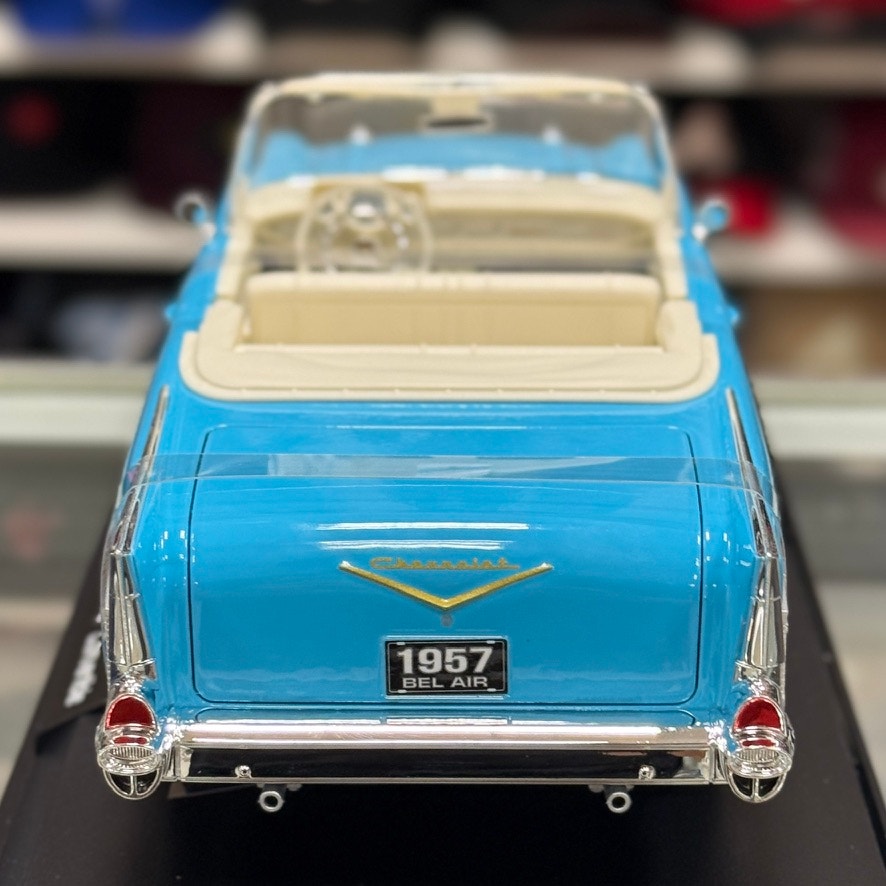 1:18 1957 Chevrolet Bel Air Convertible Light Blue Diecast Model Car