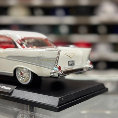1/18 Chevrolet 1957 Bel Air White Classic Coupe Diecast Model Car | New