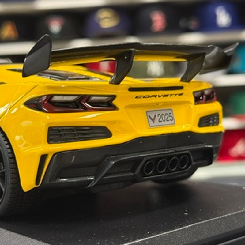 Maisto 1/18 Corvette ZR1 Coupe Yellow Special Edition Diecast Model Car | New