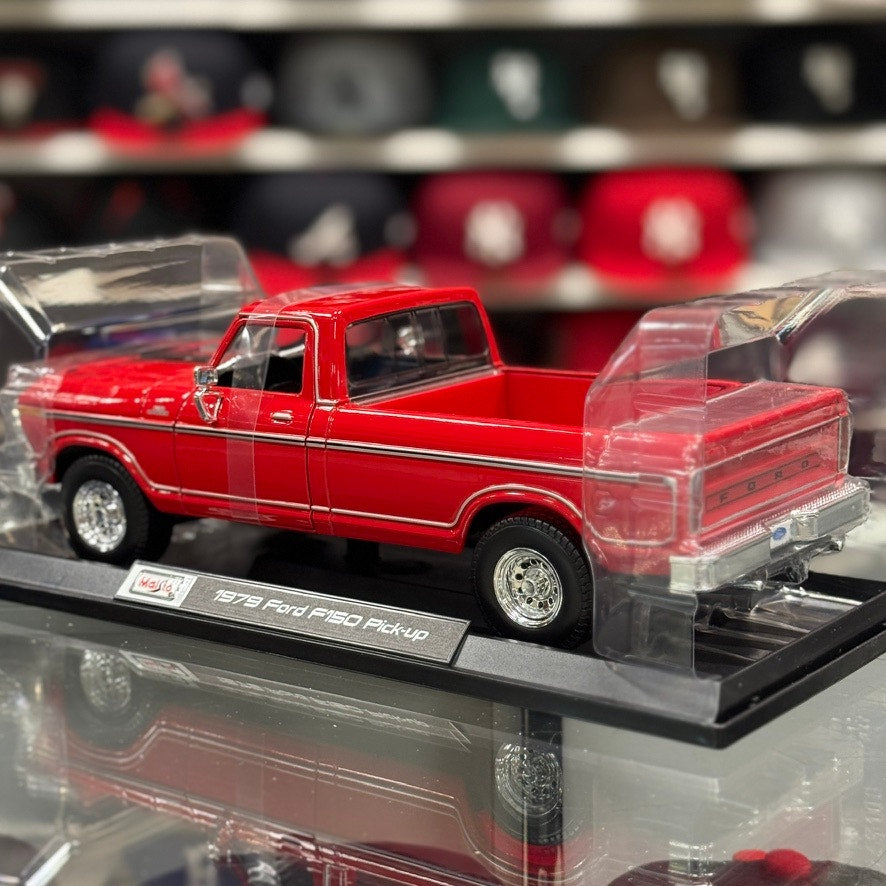 1:18 1979 Ford F-150 Ranger Pickup Truck Red Diecast Model Truck