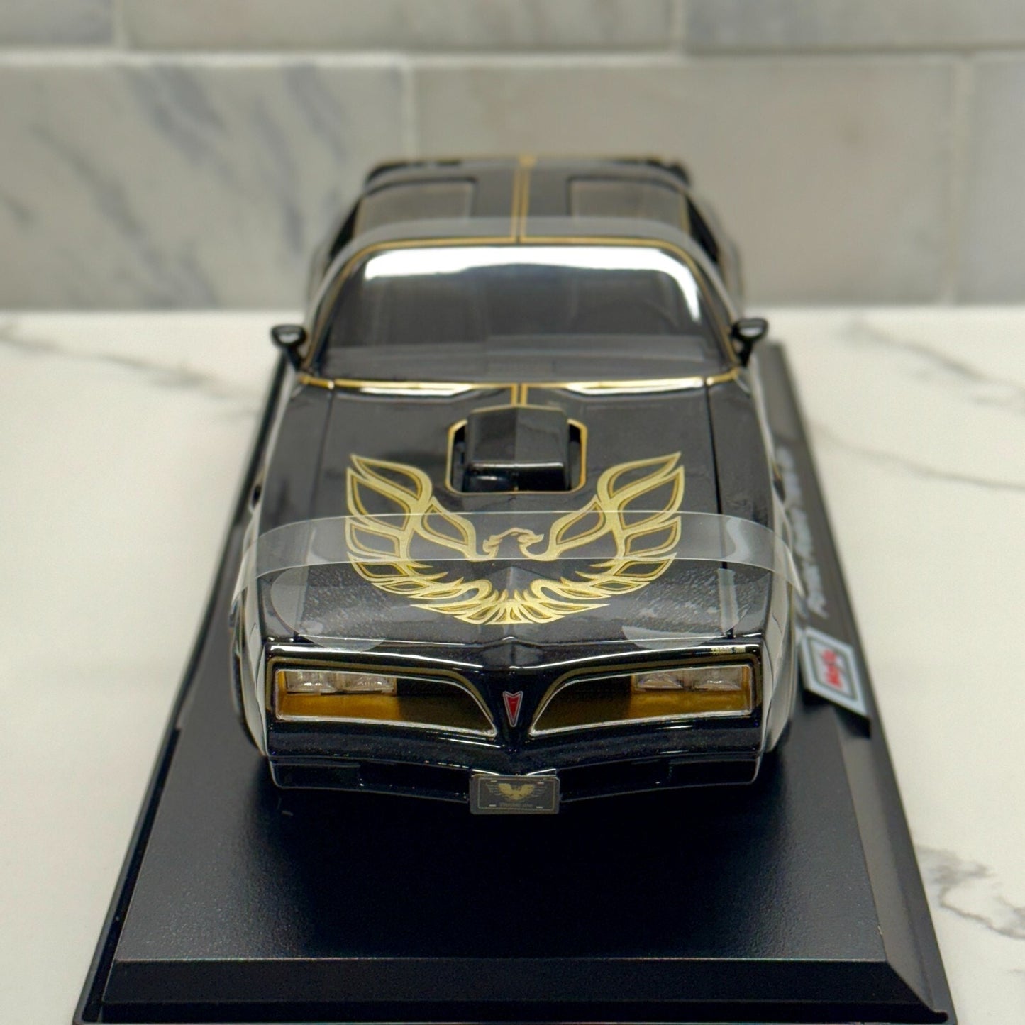 1977 Pontiac Trans Am 'Smokey and the Bandit' Diecast Car 1/18 Scale Black Gold | New