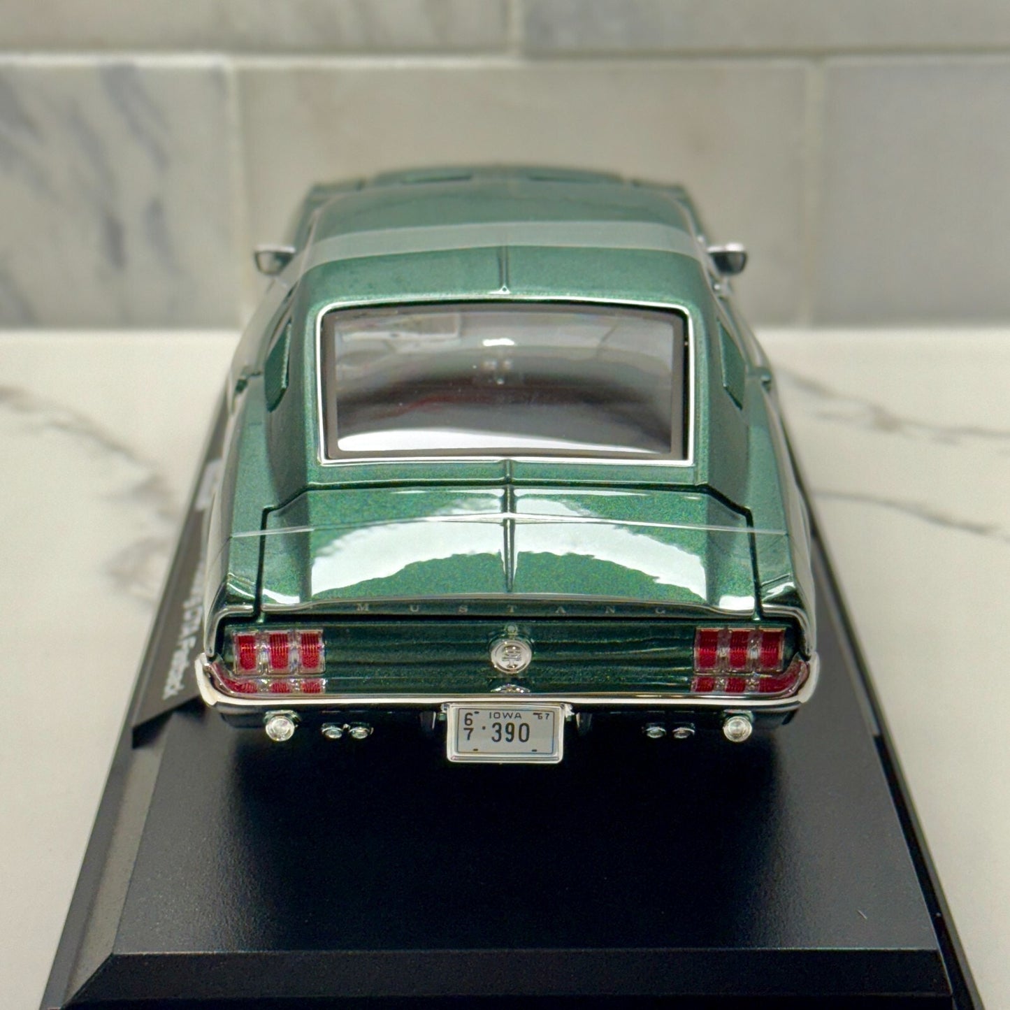 1/18 1967 Ford Mustang GTA Fastback Maisto Diecast Model Car