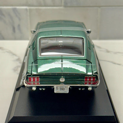 1/18 1967 Ford Mustang GTA Fastback Maisto Diecast Model Car