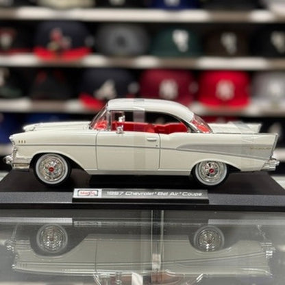 1/18 Chevrolet 1957 Bel Air White Classic Coupe Diecast Model Car | New