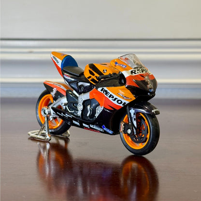 1/18 Honda RCV211 Repsol Racing Bike Maisto Model Bike | In Box