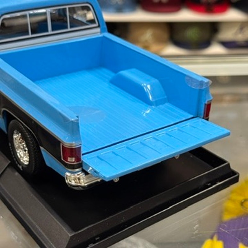 1/18 Chevrolet 1979 C10 Cheyenne Super Blue Pickup Truck Diecast Model | New