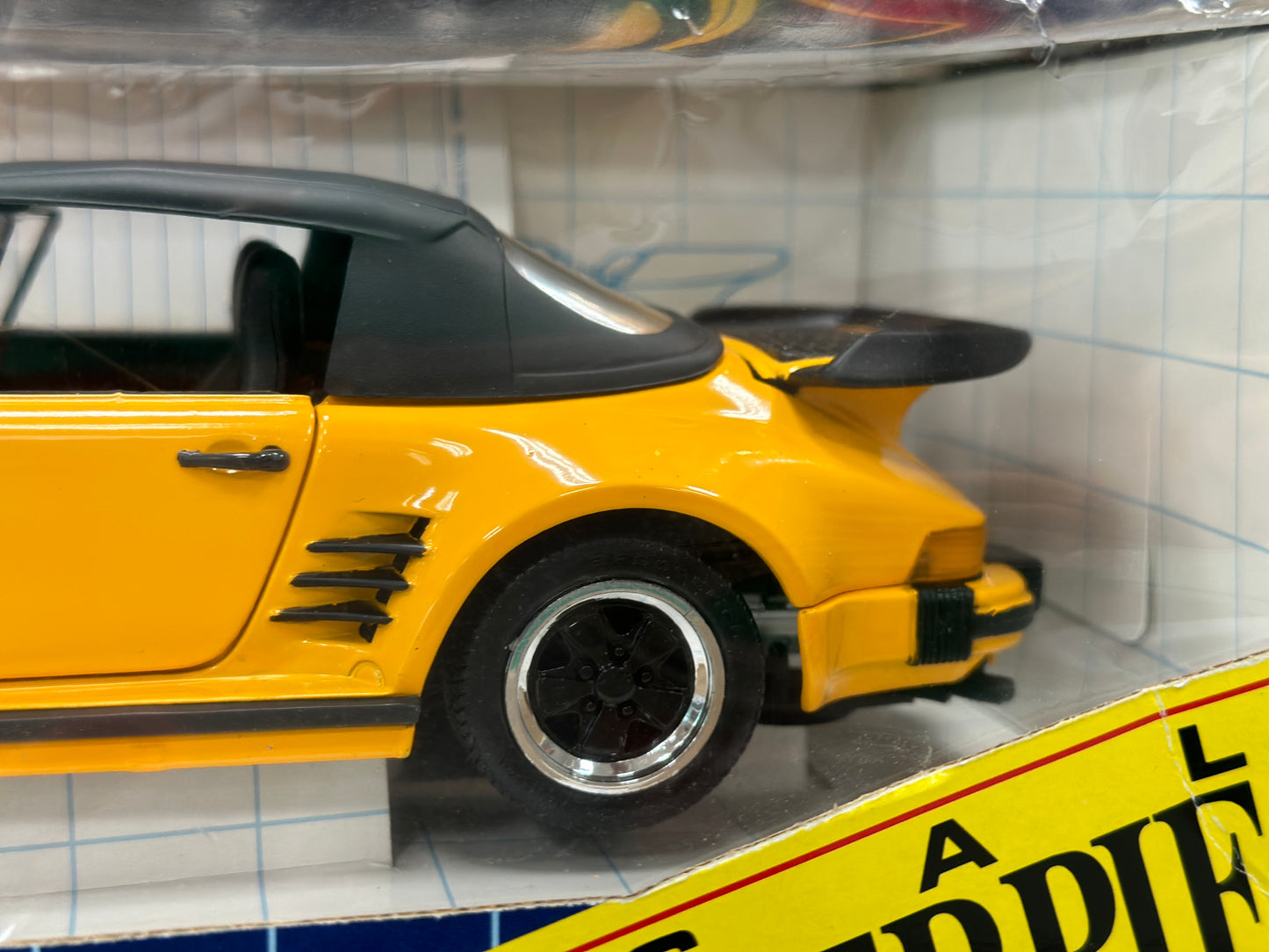 Porsche 911 Turbo Cabriolet Slant Nose Yellow | Vintage Revell 1/18 | New