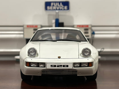 AUTOart 1/18 Porsche 928 White Pasha Interior | In Box
