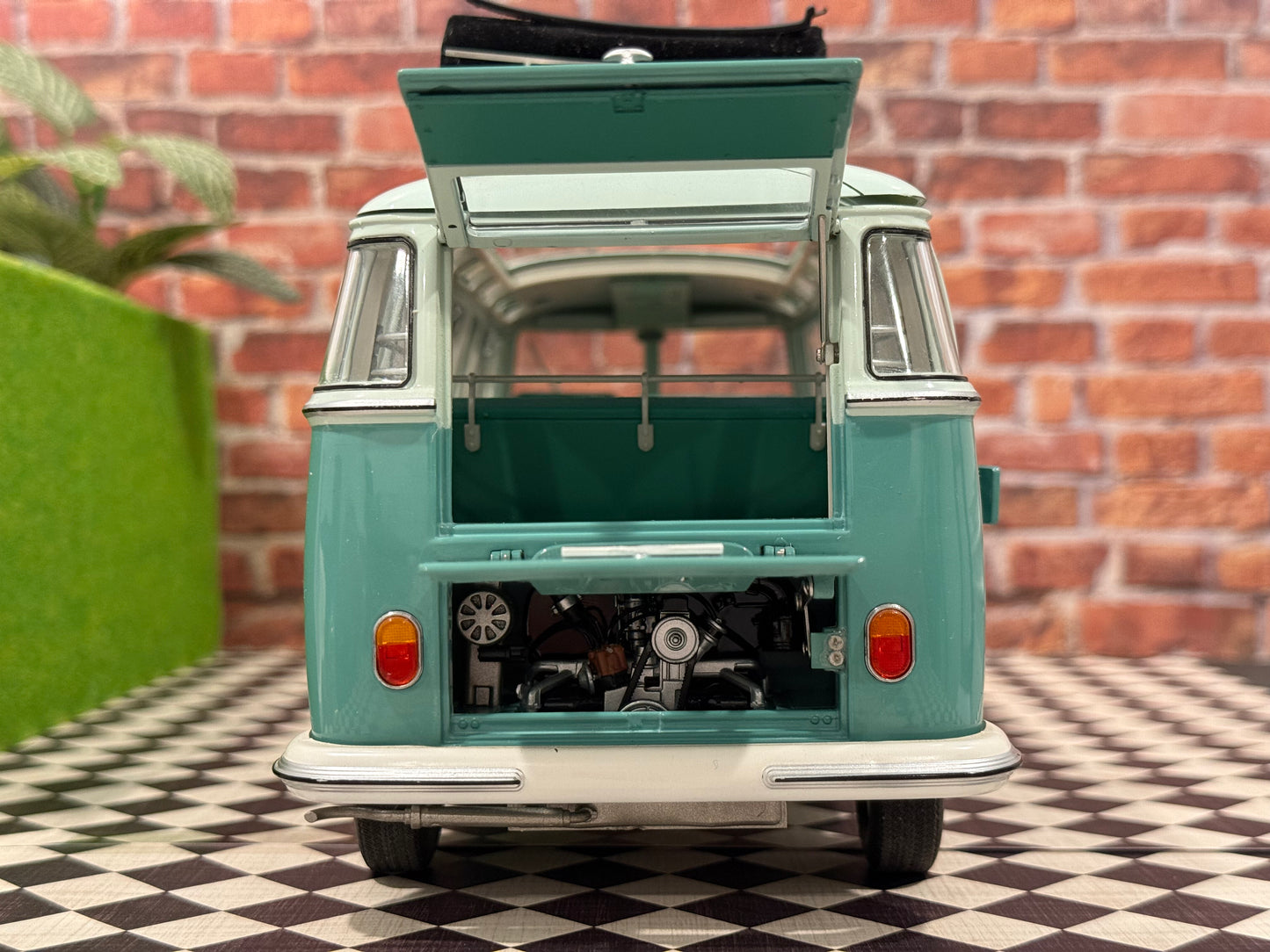 Volkswagen T2a Transporter Sage/Creme | Schuco 1/18