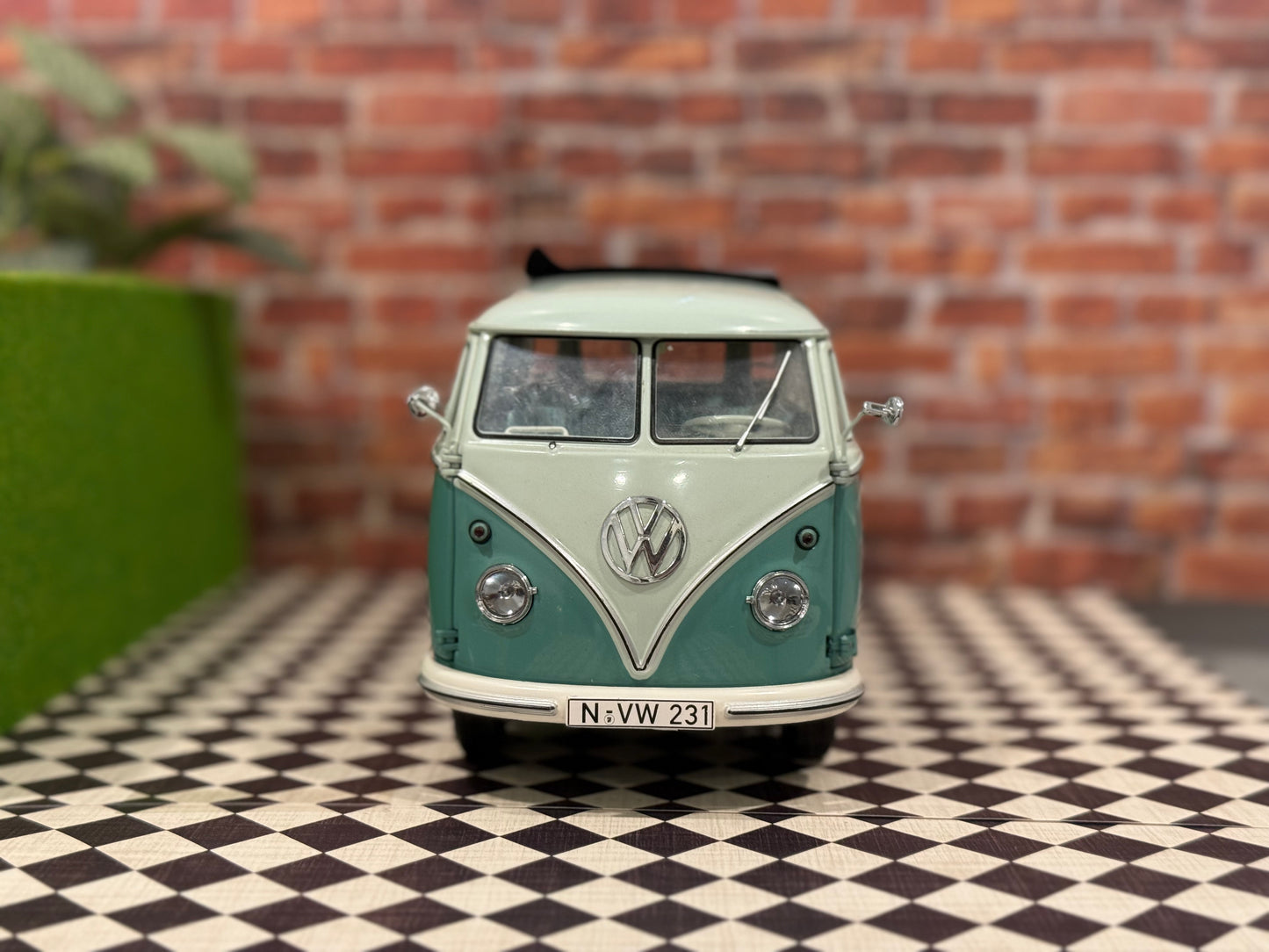 Volkswagen T2a Transporter Sage/Creme | Schuco 1/18