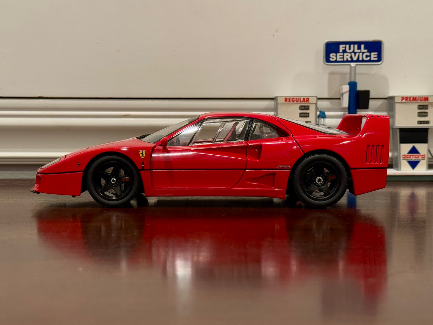 Ferrari F40 Light Weight, Red | Kyosho 1/18