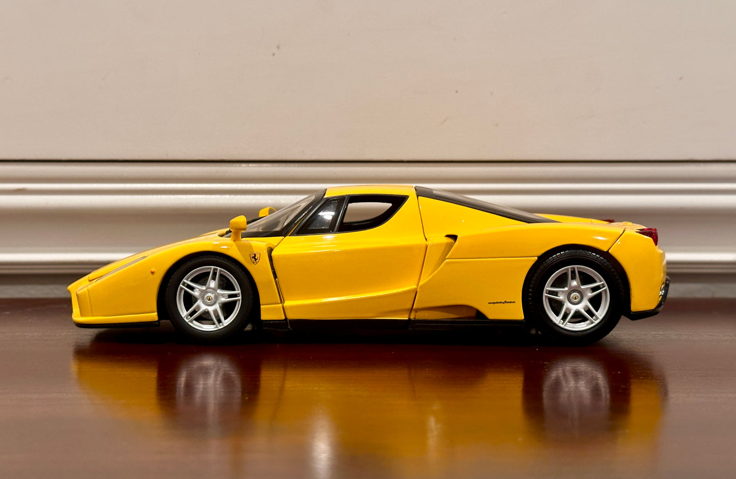 Ferrari Enzo Yellow | Hot Wheels 1/18 | Open Box