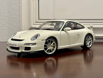 AUTOart 1/18 Porsche 997 GT3 White