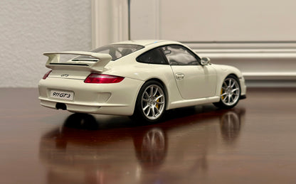 AUTOart 1/18 Porsche 997 GT3 White