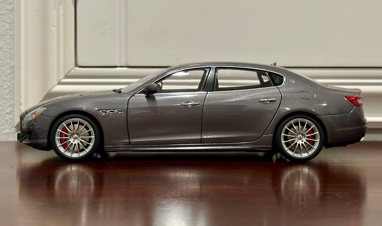 AUTOart 1/18 Maserati Quattroporte GTS