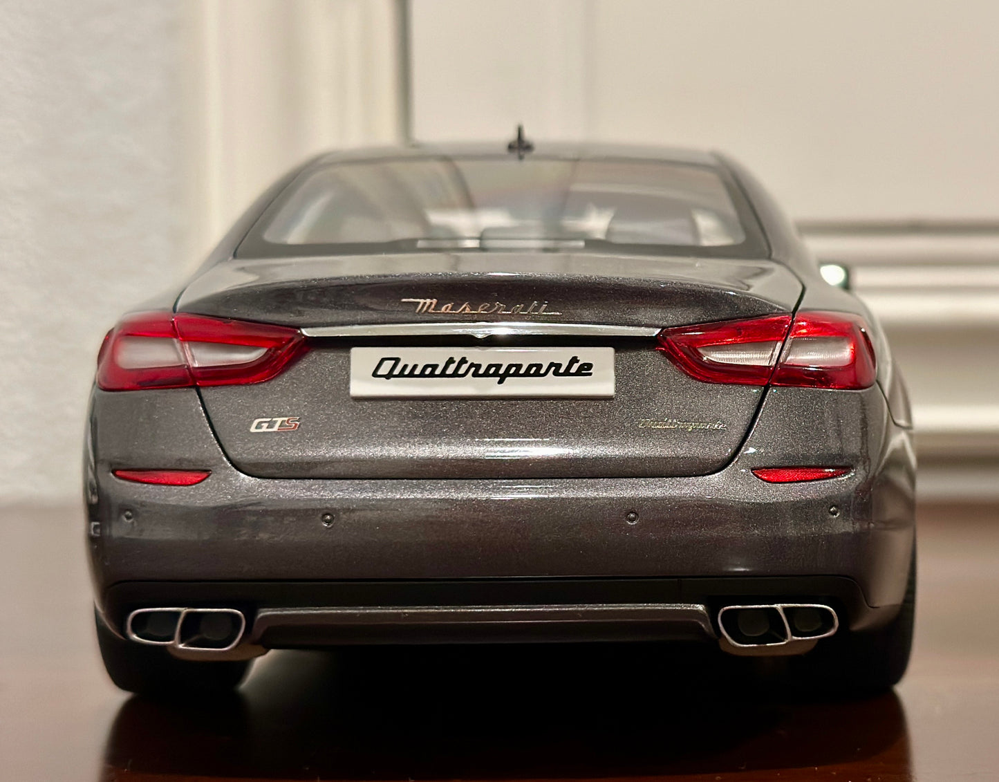 AUTOart 1/18 Maserati Quattroporte GTS