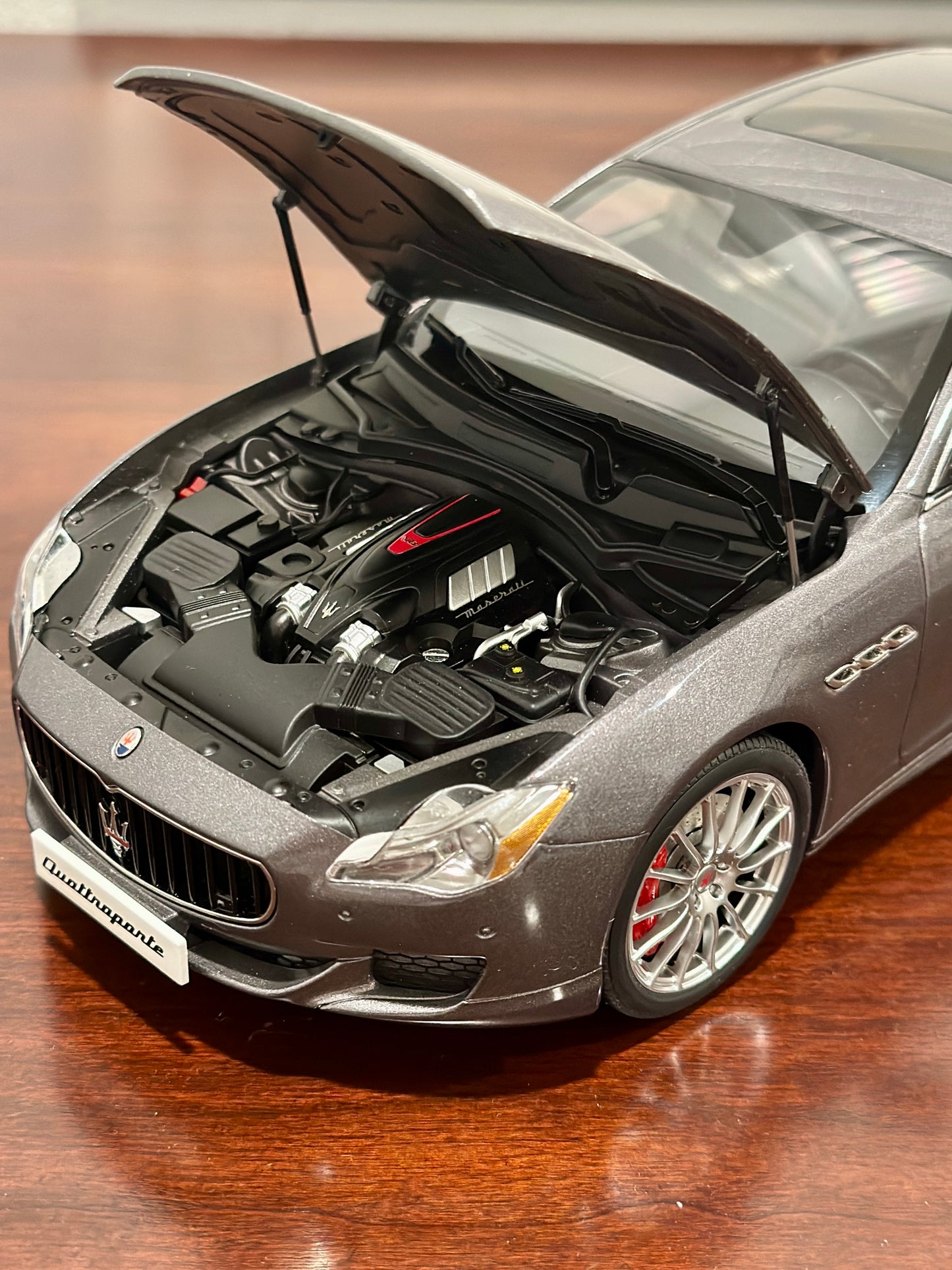 AUTOart 1/18 Maserati Quattroporte GTS