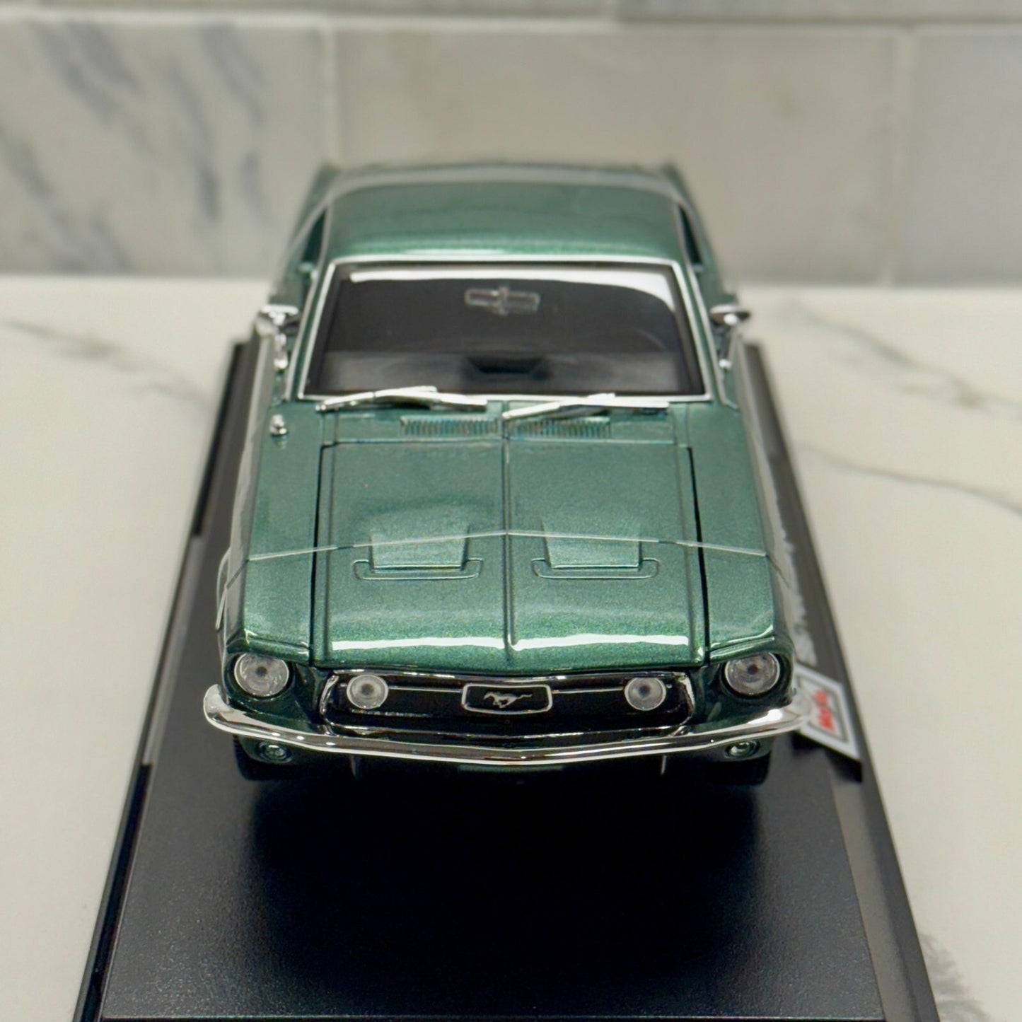 1/18 1967 Ford Mustang GTA Fastback Maisto Diecast Model Car
