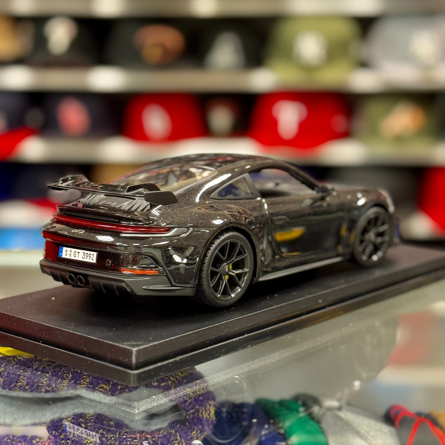 1/18 Porsche 992 GT3 Maisto Diecast Car | Black