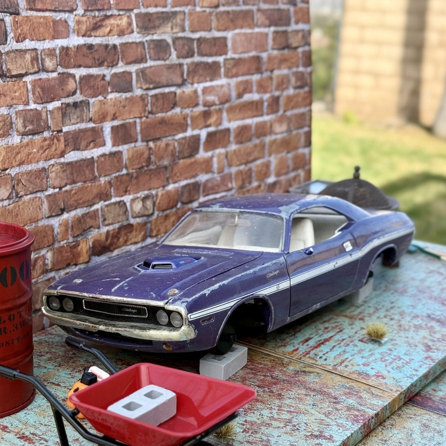 ACME 1970 Dodge Challenger R/T Hemi Purple 1/18 Scale Diecast Model Car | Parts Car - Product Image