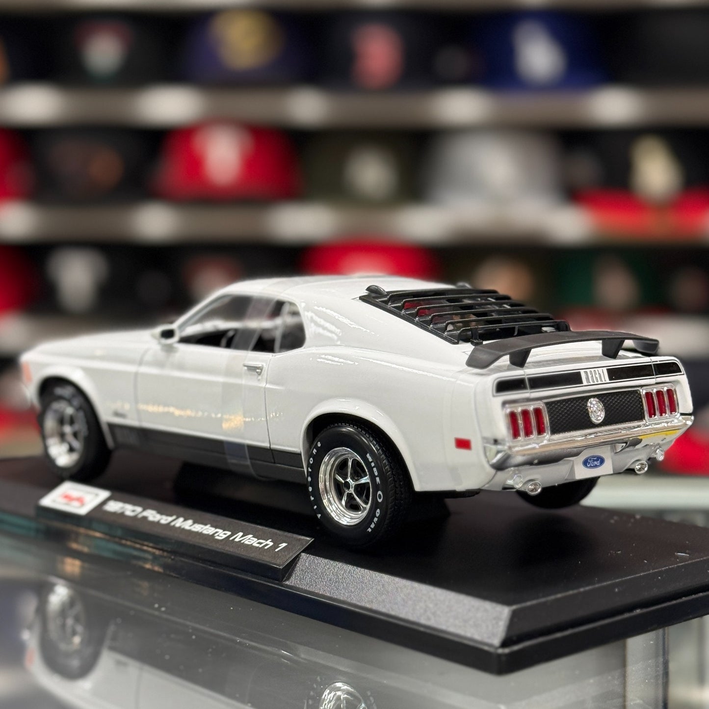Maisto 1/18 1970 Ford Mustang Mach 1 Rare White Diecast Model Car | New