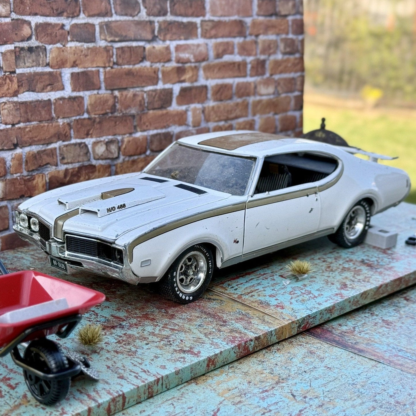 American Muscle 1969 Hurst Olds Oldsmobile 1/18 Scale Diecast Model Car | Parts Car - Product Image