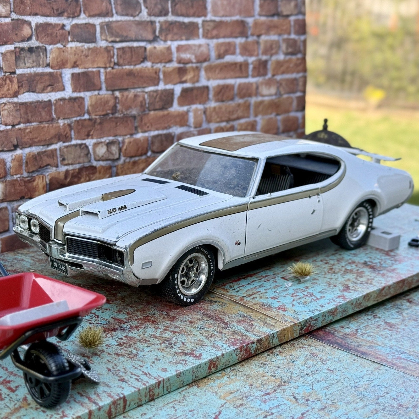 American Muscle 1969 Hurst Olds Oldsmobile 1/18 Scale Diecast Model Car | Parts Car - Product Image