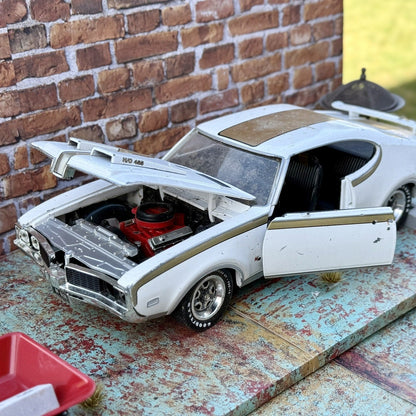 American Muscle 1969 Hurst Olds Oldsmobile 1/18 Scale Diecast Model Car | Parts Car - Product Image